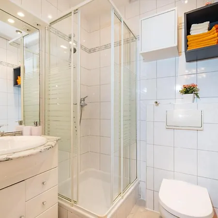 Silver Apartman *