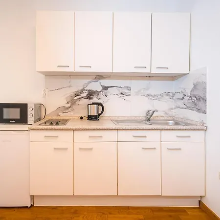 Silver Apartman *