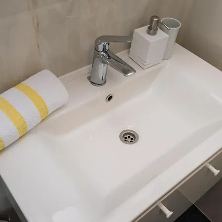 Silver Apartman