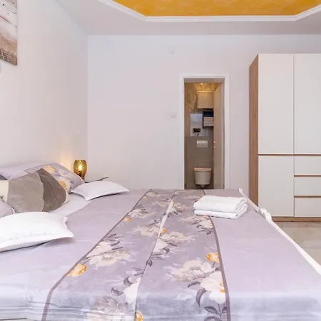 Silver Apartman Zára