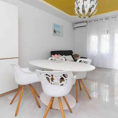 Silver Apartman Zára